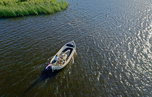 Van Wijk 621 sloep huren Kagerplassen.jpg Van Wijk 621 sloep huren Kagerplassen.jpg