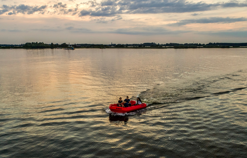 Whaly motorboot huren.jpg Whaly motorboot huren.jpg
